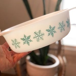 Vintage Pyrex Snowflake